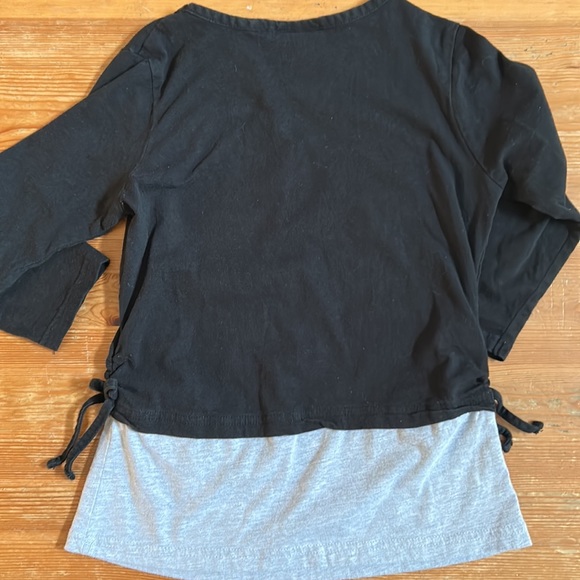 Lot of 2 Hello Kitty T Shirts Sz L 10-12 - Picture 4 of 7